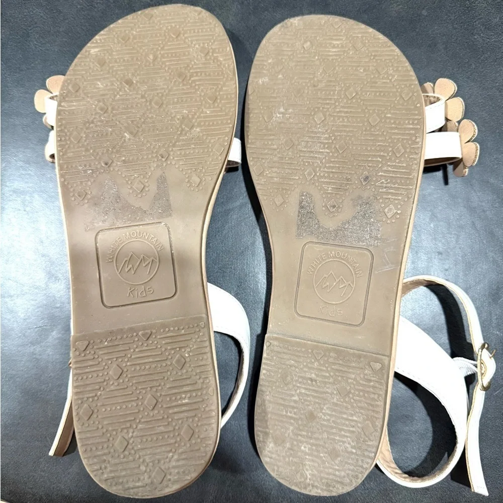 White Mountain Floral White Sandal girls sz 5